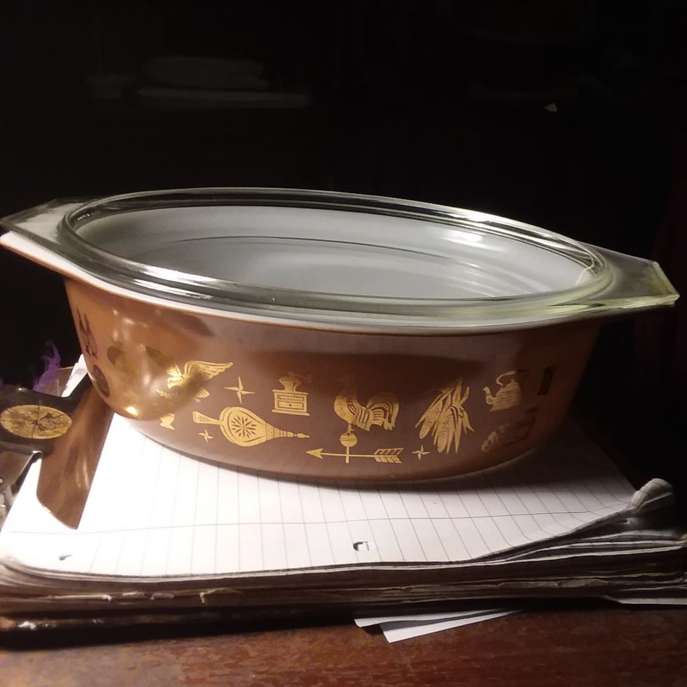 Vintage Collectible Pyrex Casserole Dish with Lid